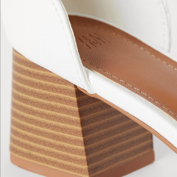 H&M faux leather sandal. - Picture 4 of 4